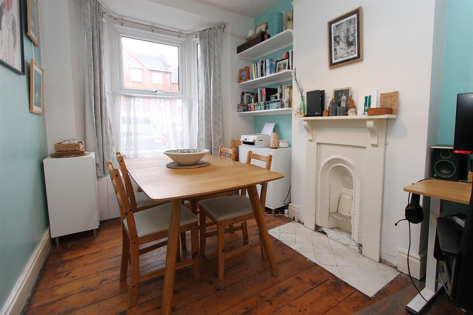 2 bed property in Chester Road North, Kidderminster